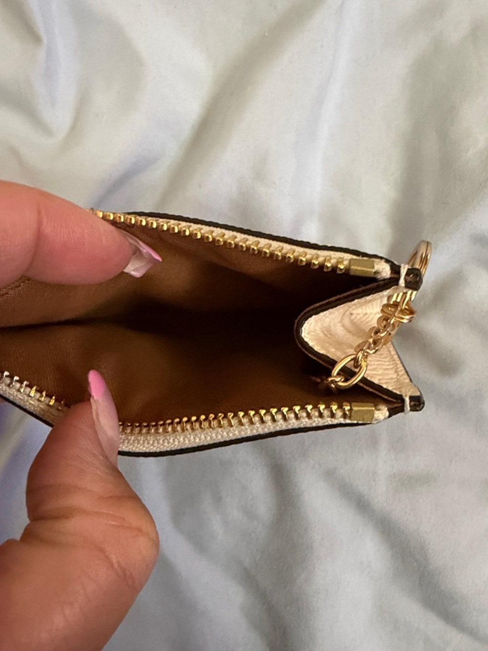 SALE! Coach Cream Leather Card Case with Gold Key Ring - Picture 3 of 3